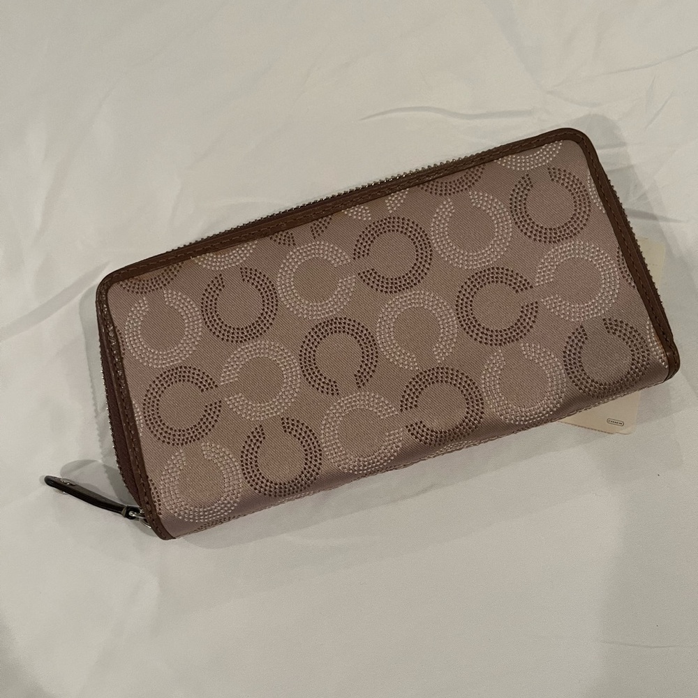 Coach Wallet NWT - Picture 2 of 5